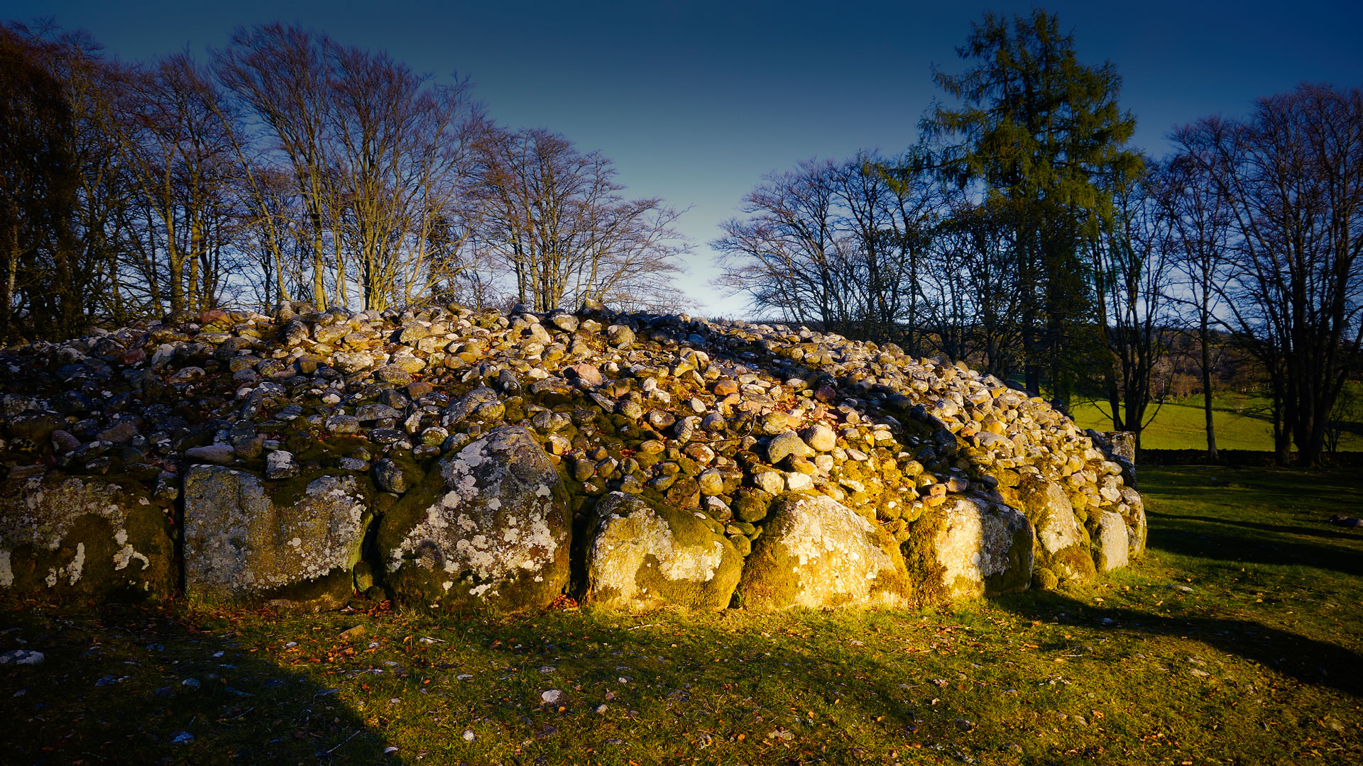 Clava Cairns